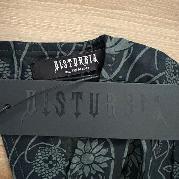 Elegant Green Patterned Dress - Picture 2 of 9